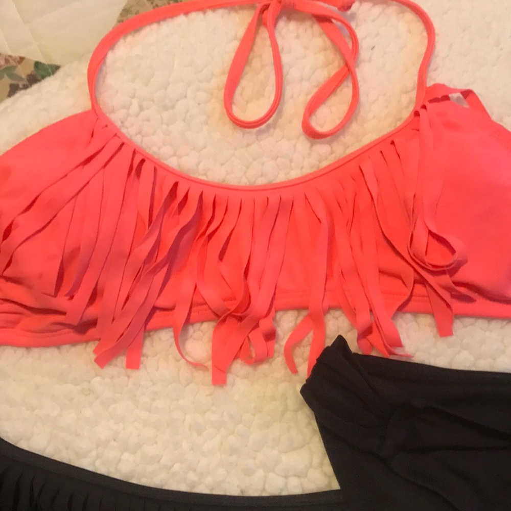 Bikini - Picture 3 of 3